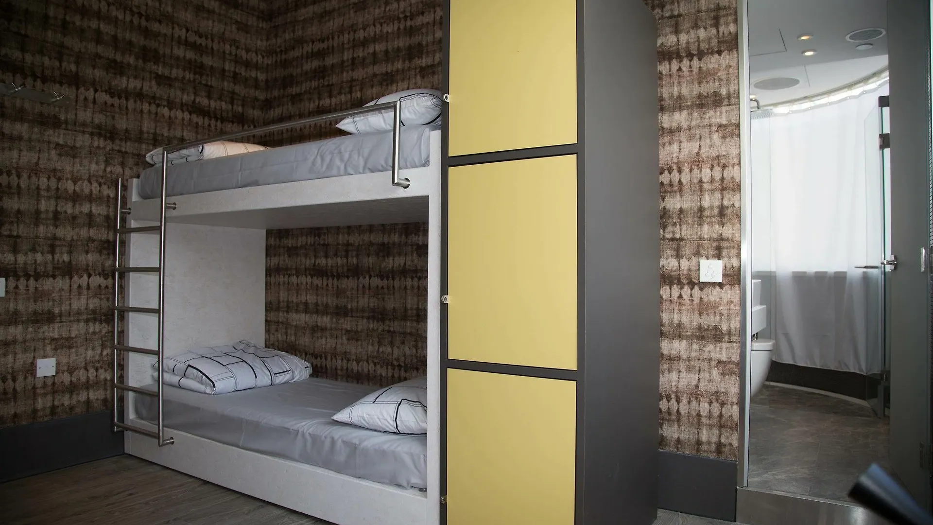 *** Hotel The Aberdeen Harbour By Ovolo Hong Kong China