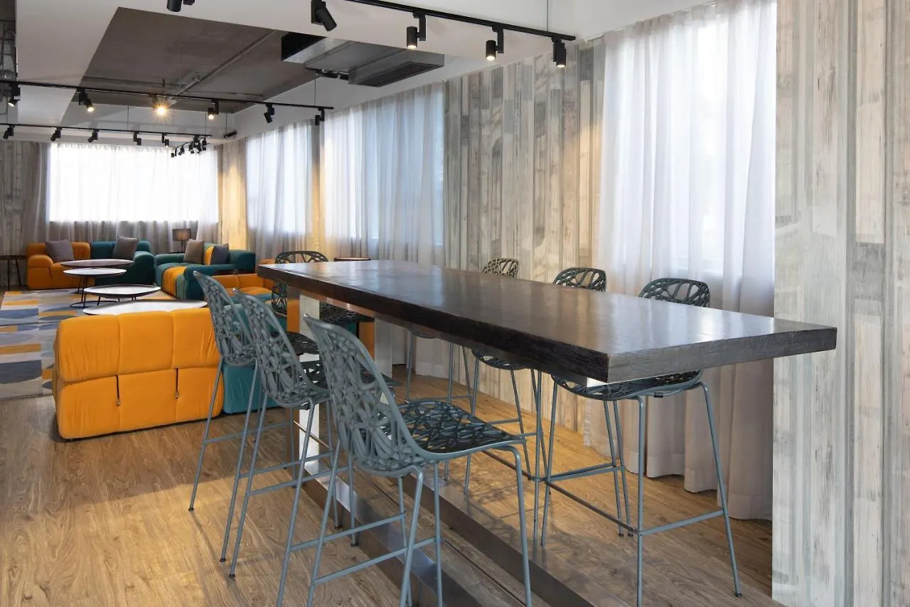 The Aberdeen Harbour By Ovolo Hongkong Hotel